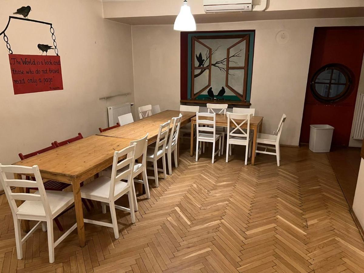 50 People Bis Apartment Kraków Exteriör bild